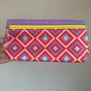 NWOT Clinique Zip Make-up pouch